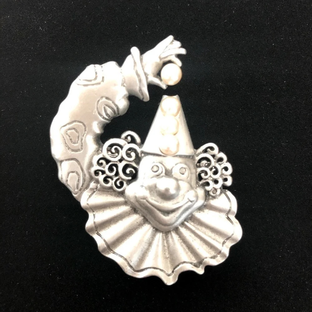 Vintage JJ circus Clown Faux Pearls Brooch Pin Fun